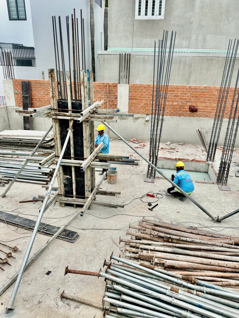 TÒA NHÀ KHÁCH SẠN