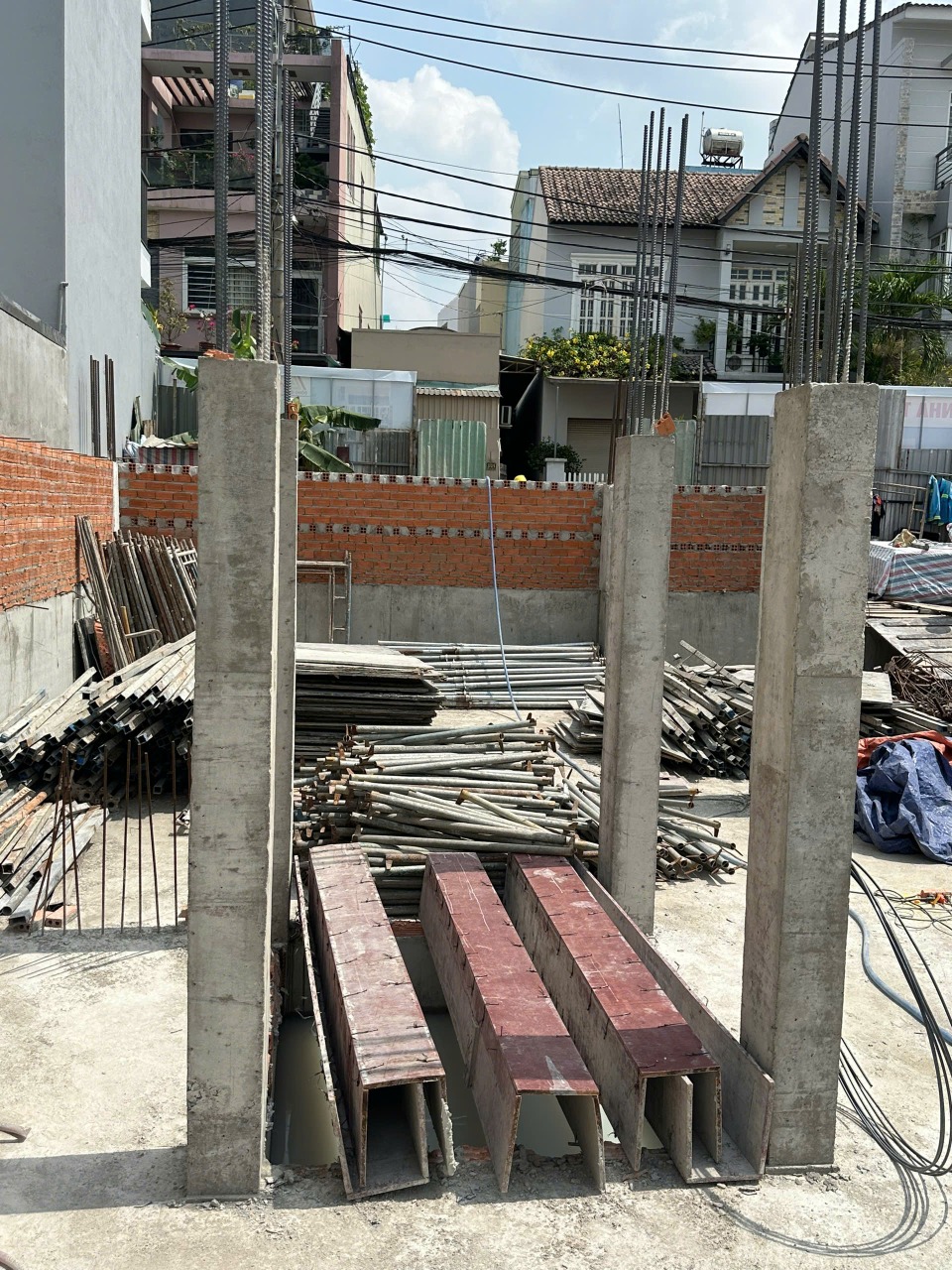 TÒA NHÀ KHÁCH SẠN