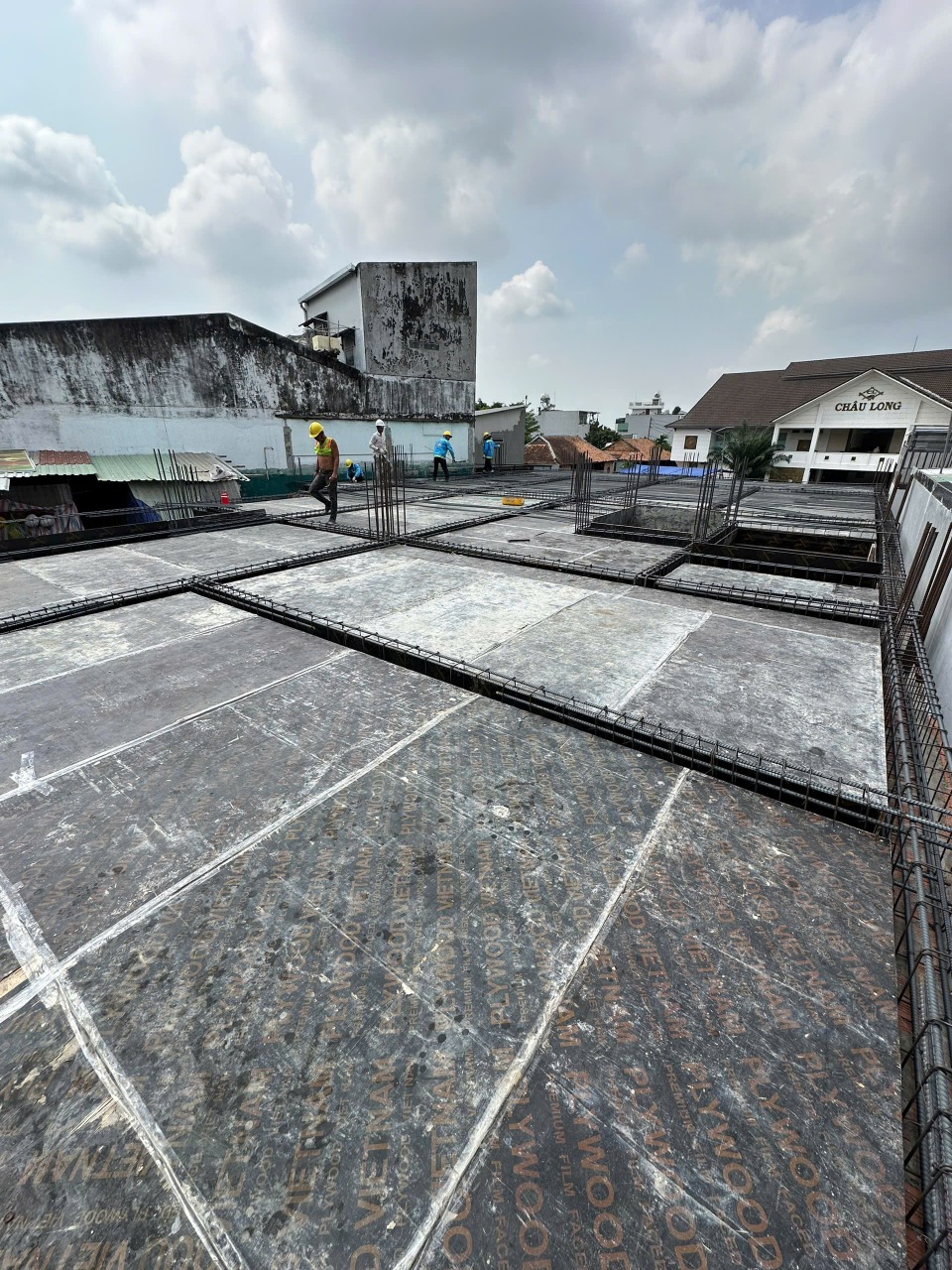 TÒA NHÀ KHÁCH SẠN