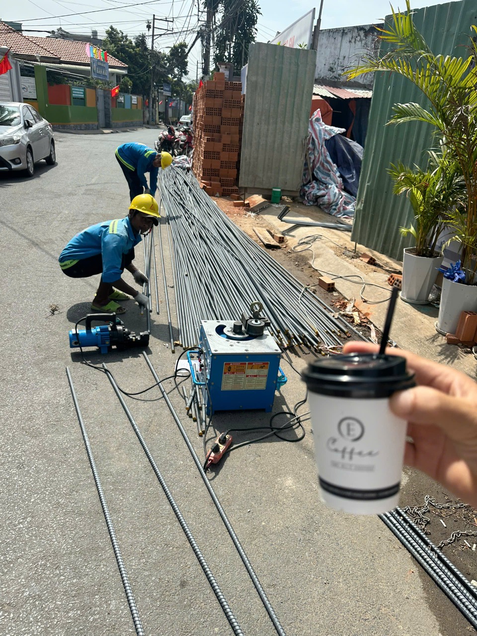 TÒA NHÀ KHÁCH SẠN