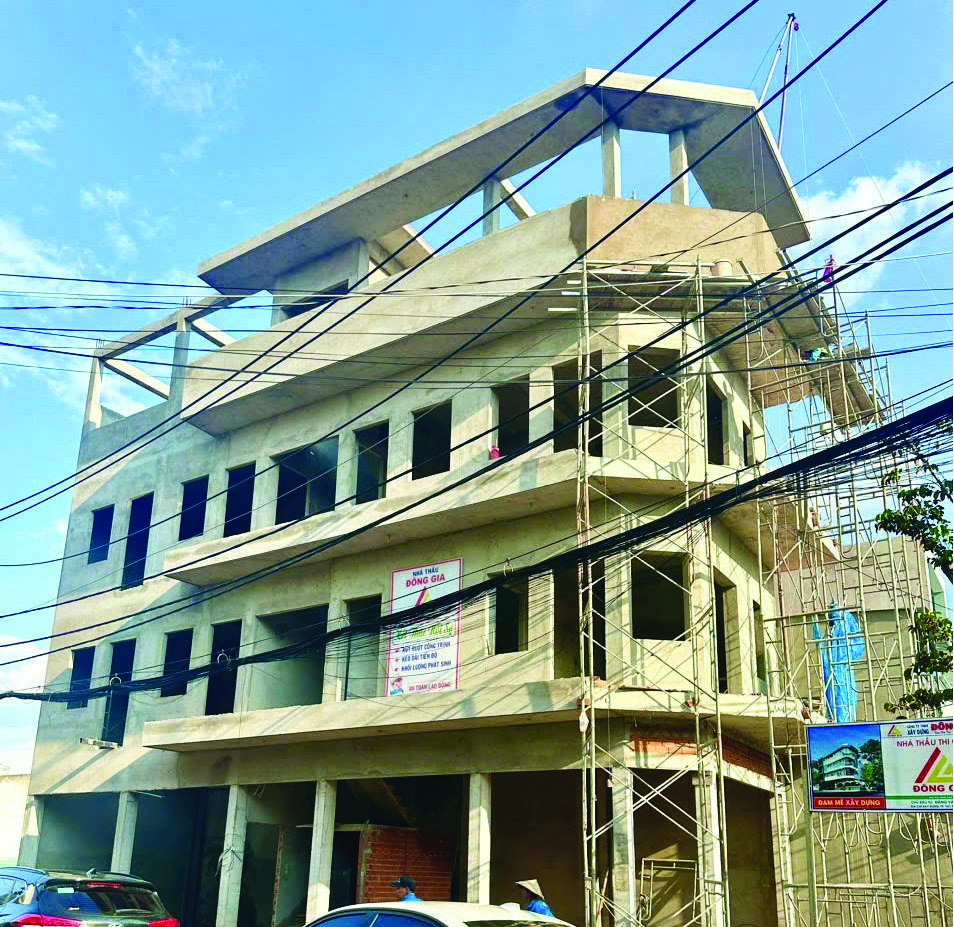 HIGH RISE TOWN BUILDING