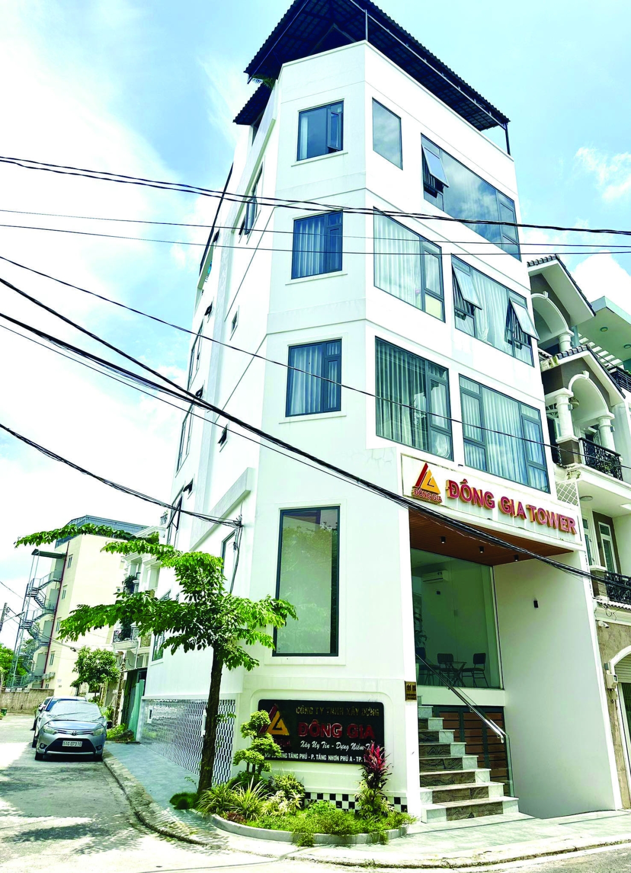 Construction and building of office buildings